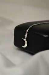 Stříbrný náhrdelník MĚSÍC